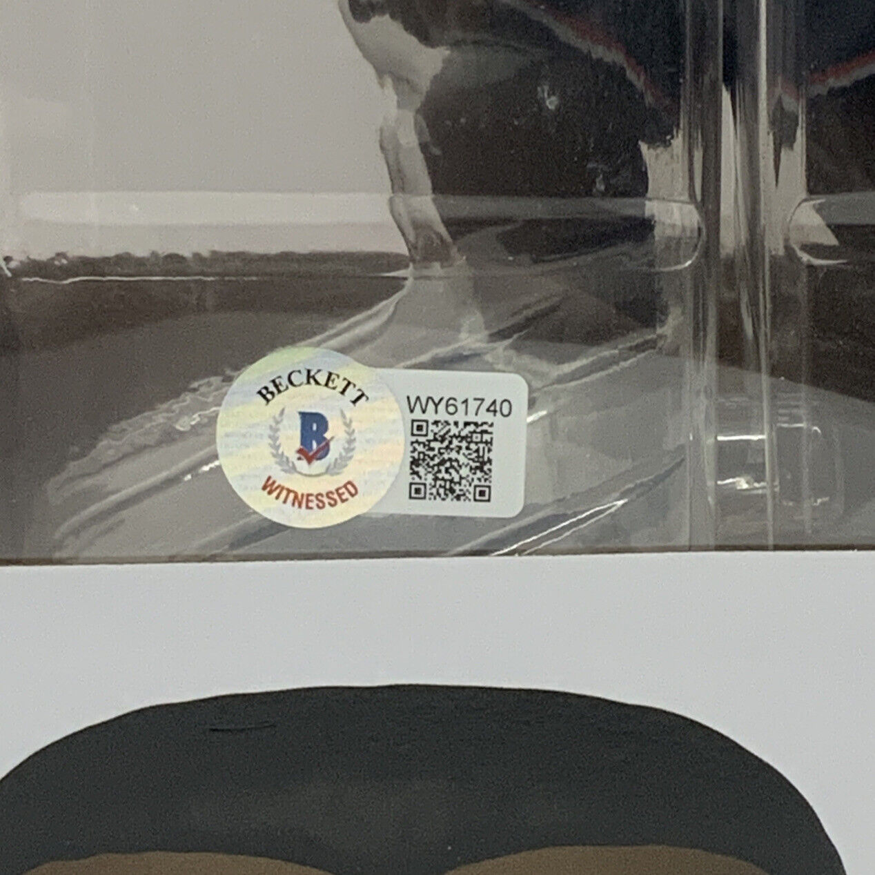 MAGIC JOHNSON SIGNED USA #125 10-INCH JUMBO WALMART EX FUNKO POP BAS WY61740