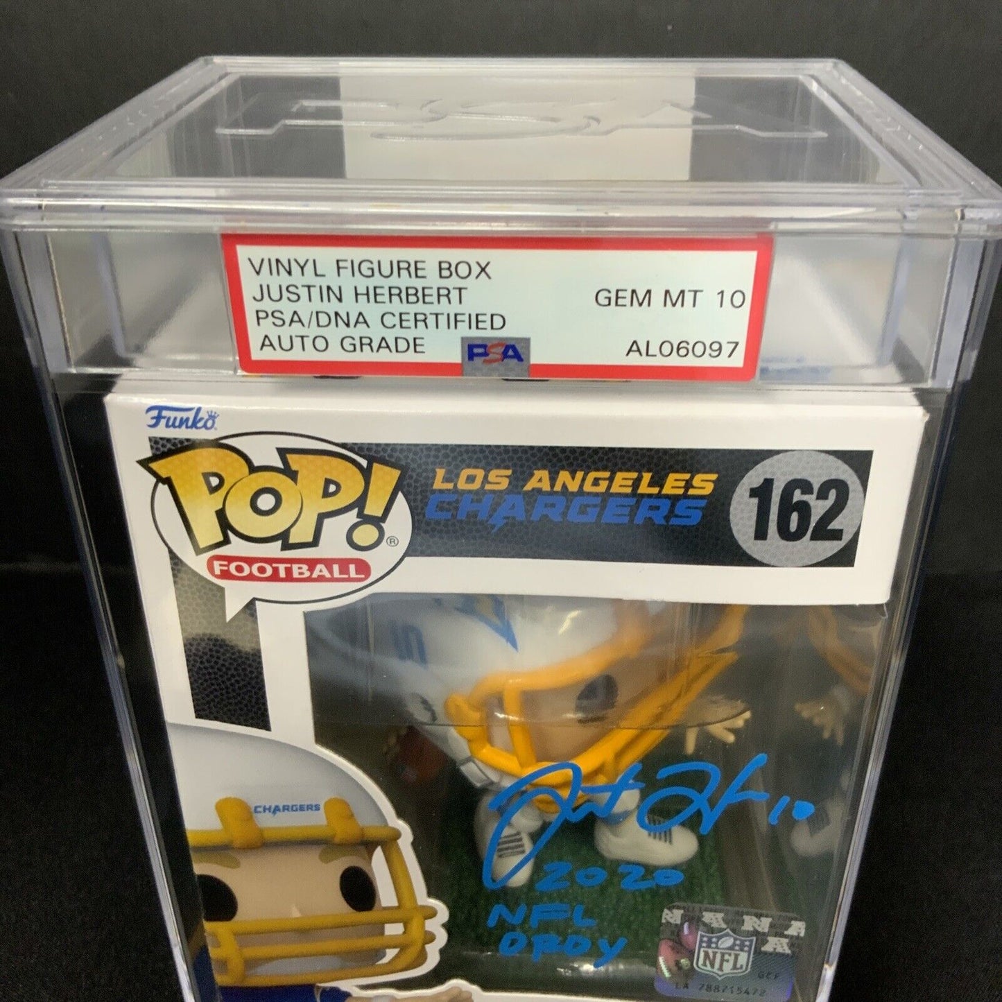 JUSTIN HERBERT SIGNED CHARGERS FUNKO 2020 OROY PSA SLABBED GEM MT 10 AUTO L06097