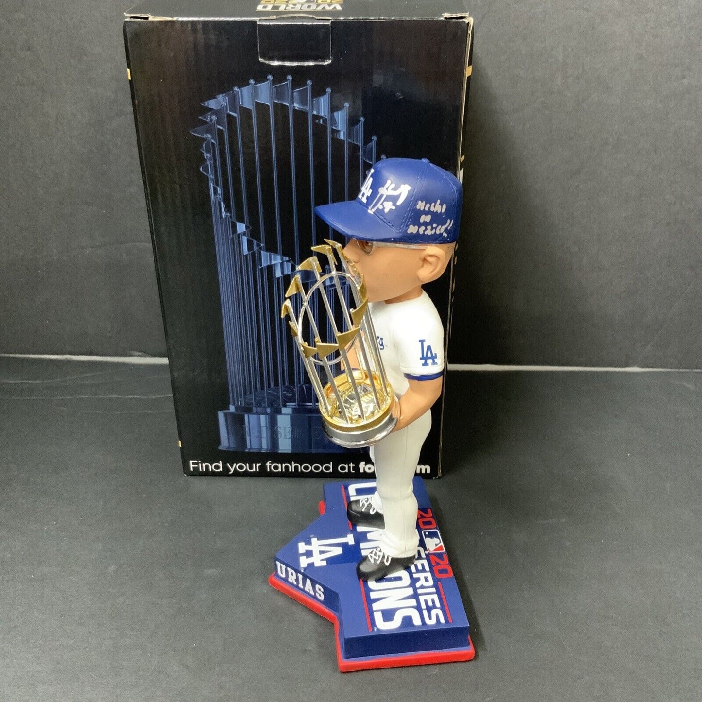 JULIO URIAS DODGERS SIGNED 2020 WS BOBBLEHEAD "HECHO EN MEXICO" INSC BAS WZ59947