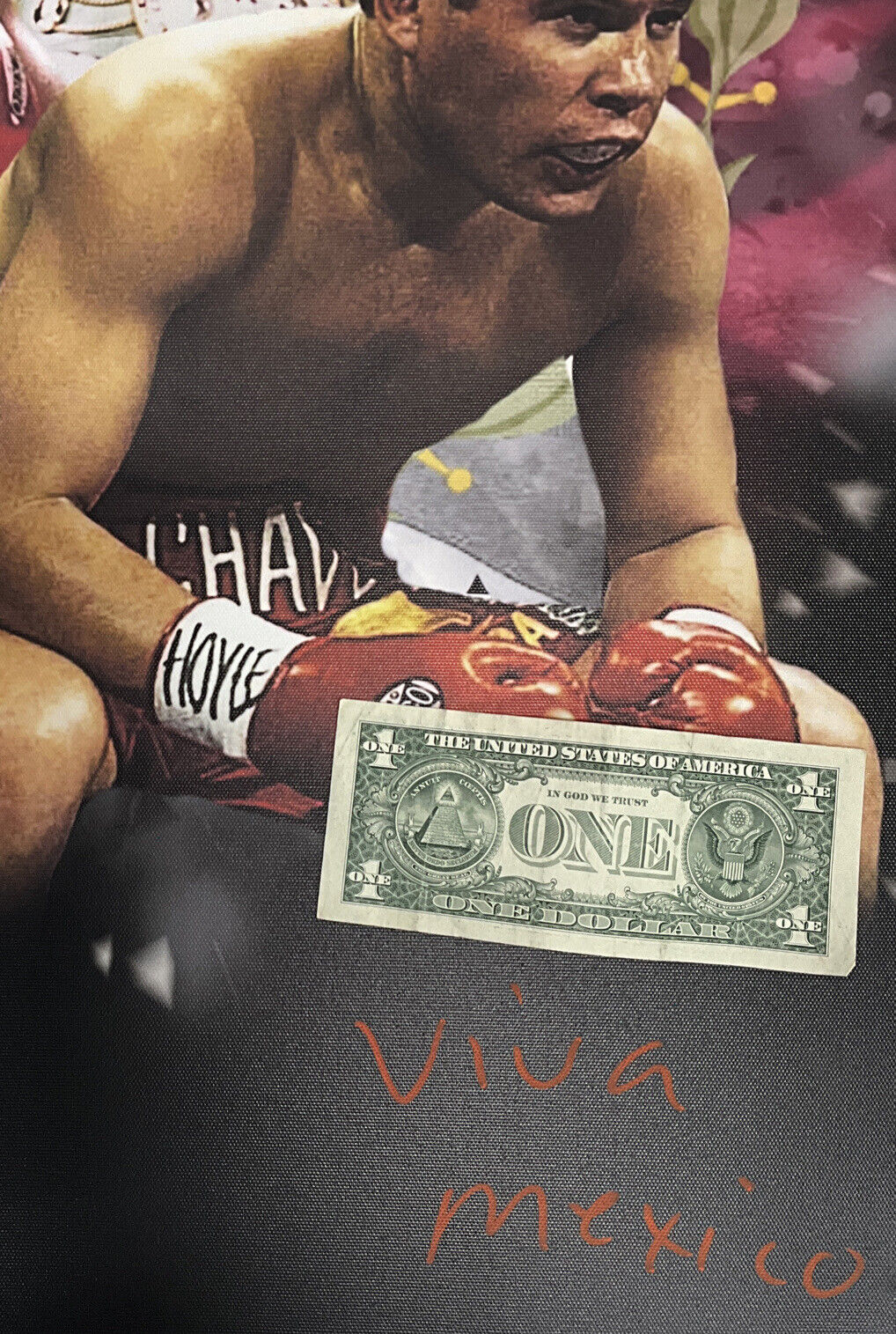 JULIO CESAR CHAVEZ SIGNED 20X30 STRETCHED CANVAS "VIVA MEXICO" INSC BAS W210353