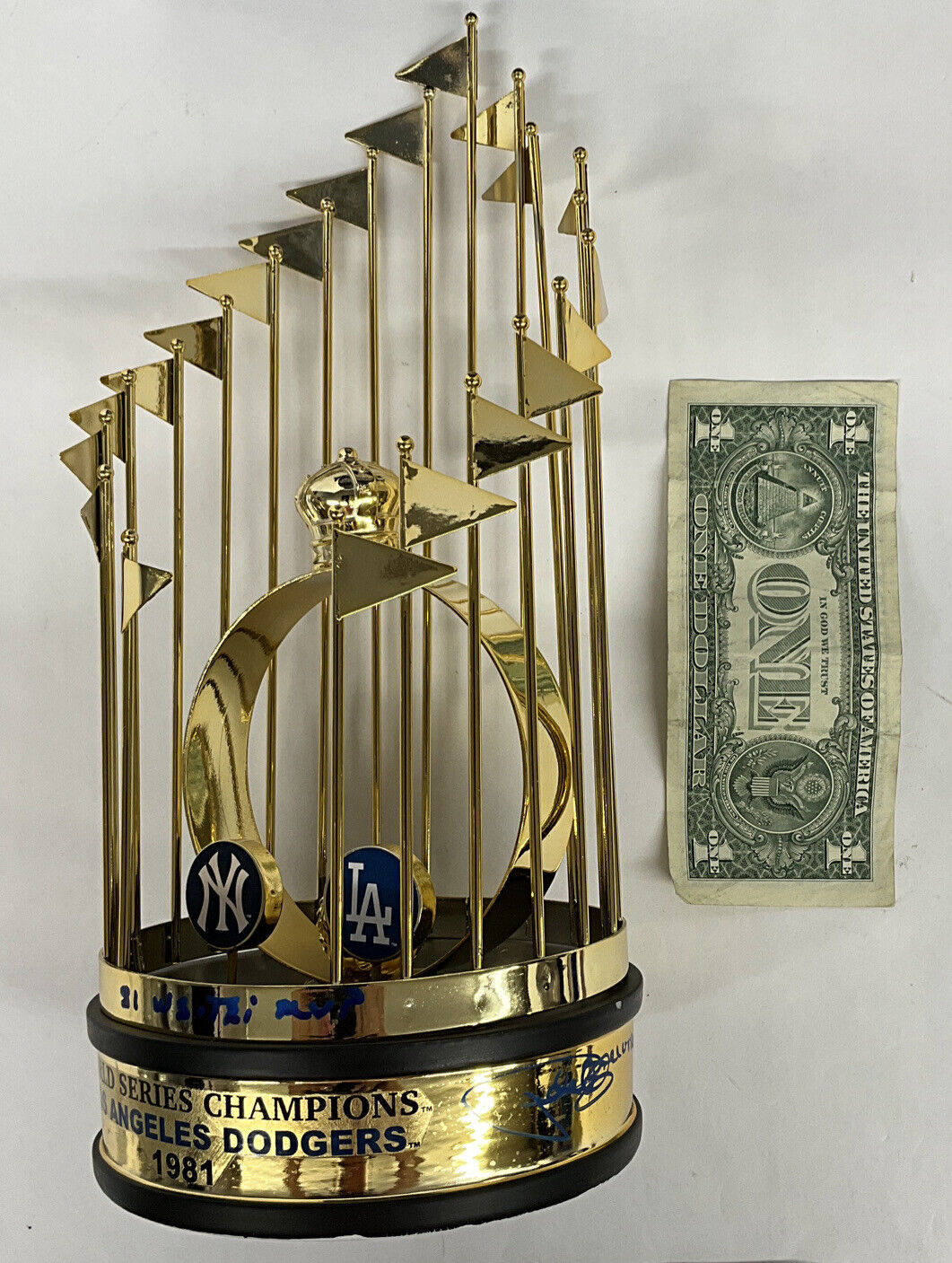 CEY, GUERRERO YEAGER SIGNED DODGERS 12" 1981 TROPHY " 81 WS TRI-MVP" PSA 9A55583
