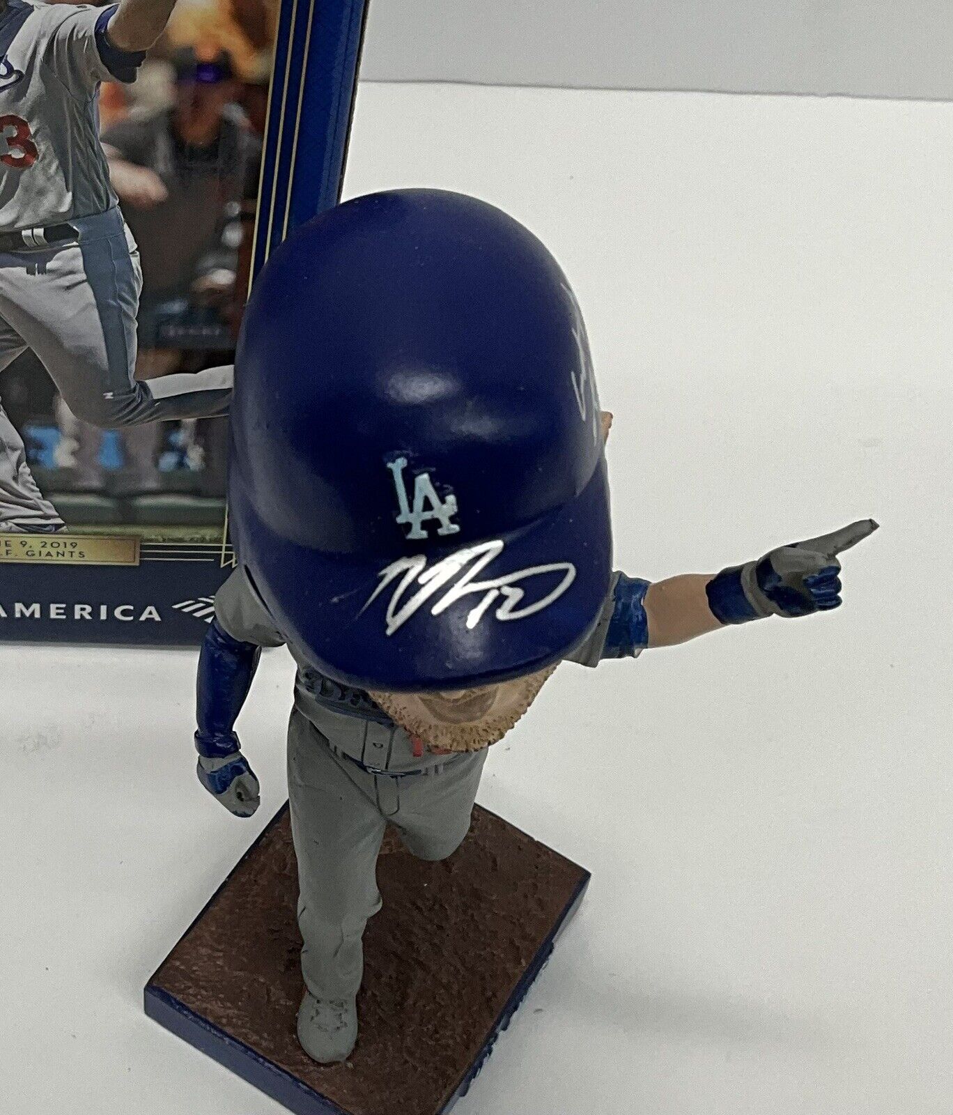 MAX MUNCY SIGNED DODGERS 2021 BOBBLEHEAD "GET IT OUT OF THE OCEAN" PSA 2C51375