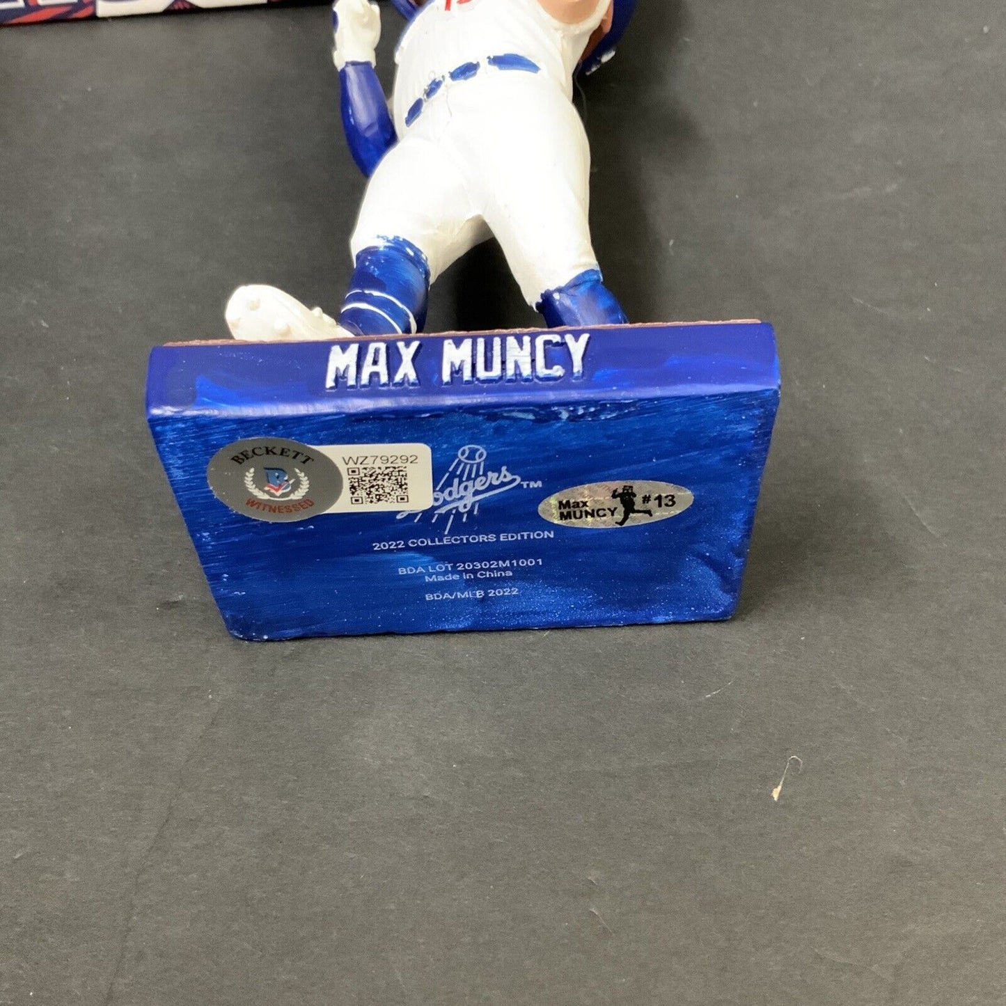 MAX MUNCY DODGERS SIGNED 2022 BOBBLEHEAD "GIANT KILLER" INSCRIPTION BAS WZ79292