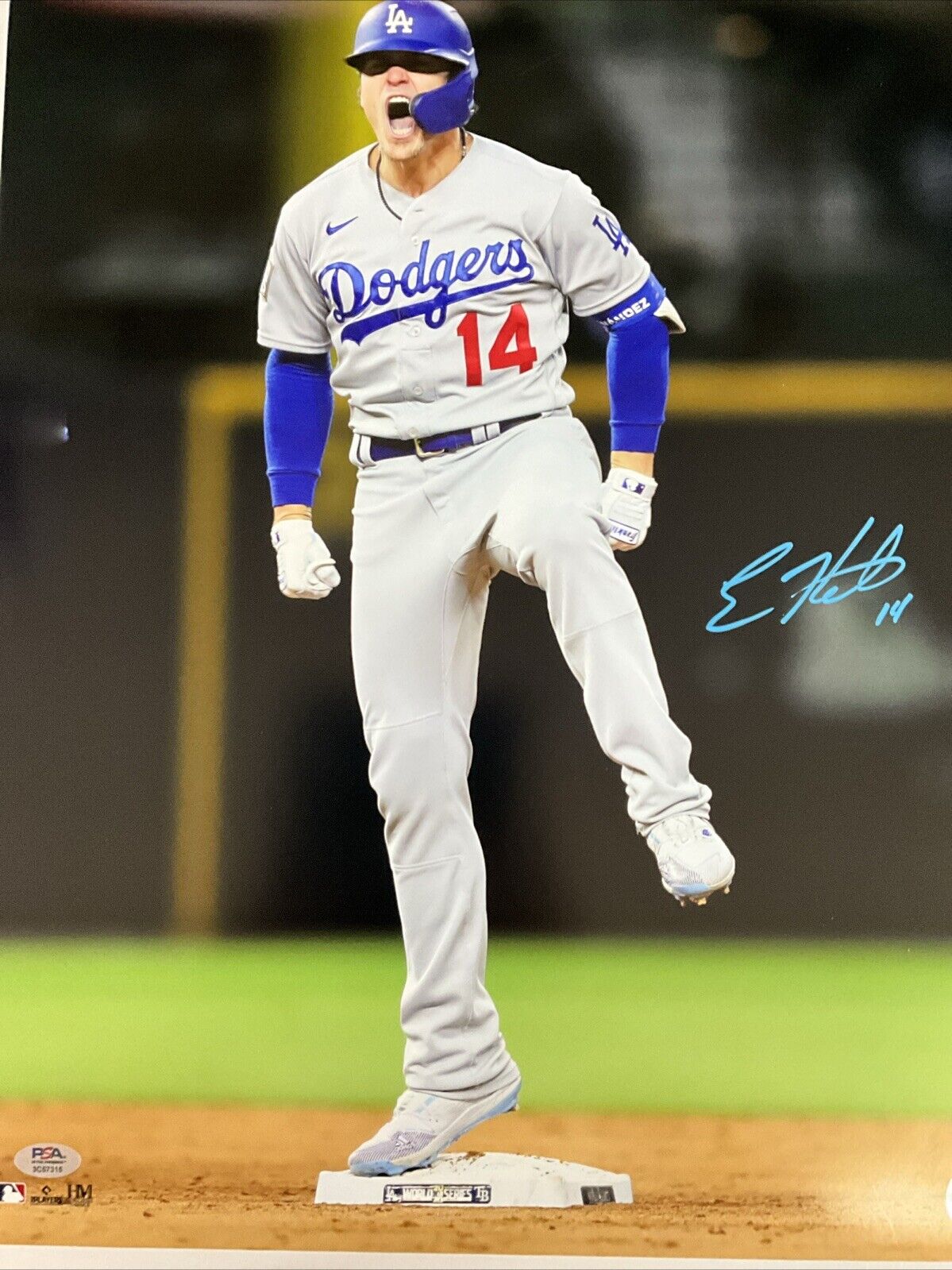 KIKE HERNANDEZ DODGERS SIGNED 16X20 2020 WORLD SERIES IN BASE PHOTO PSA