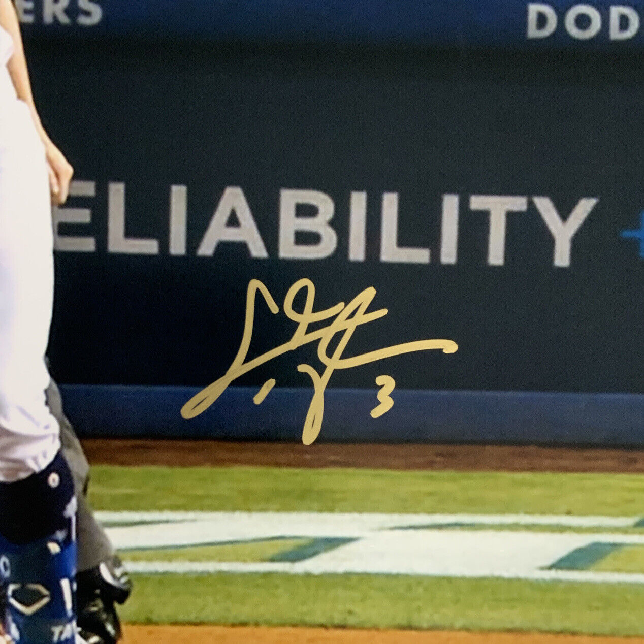 CHRIS TAYLOR DODGERS 2020 WORLD SERIES CHAMP SIGNED 16X20 HITTING PHOTO PSA ITP