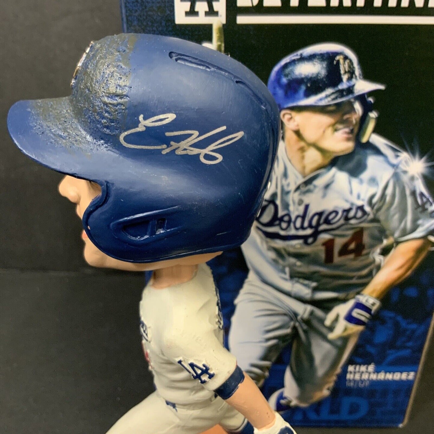 KIKE HERNANDEZ DODGERS 2020 WS CHAMPION SIGNED 2017 BOBBLEHEAD PSA 1C86250