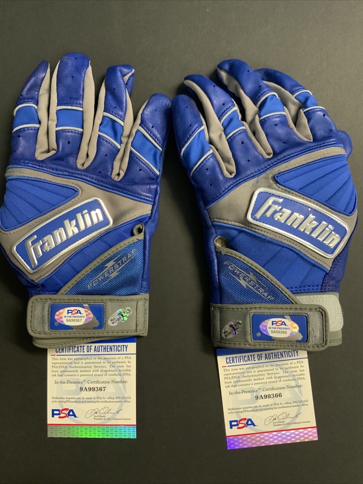 MAX MUNCY DODGERS SIGNED GAME USED BATTING GLOVES PSA WITNESS COA 9A99366/67