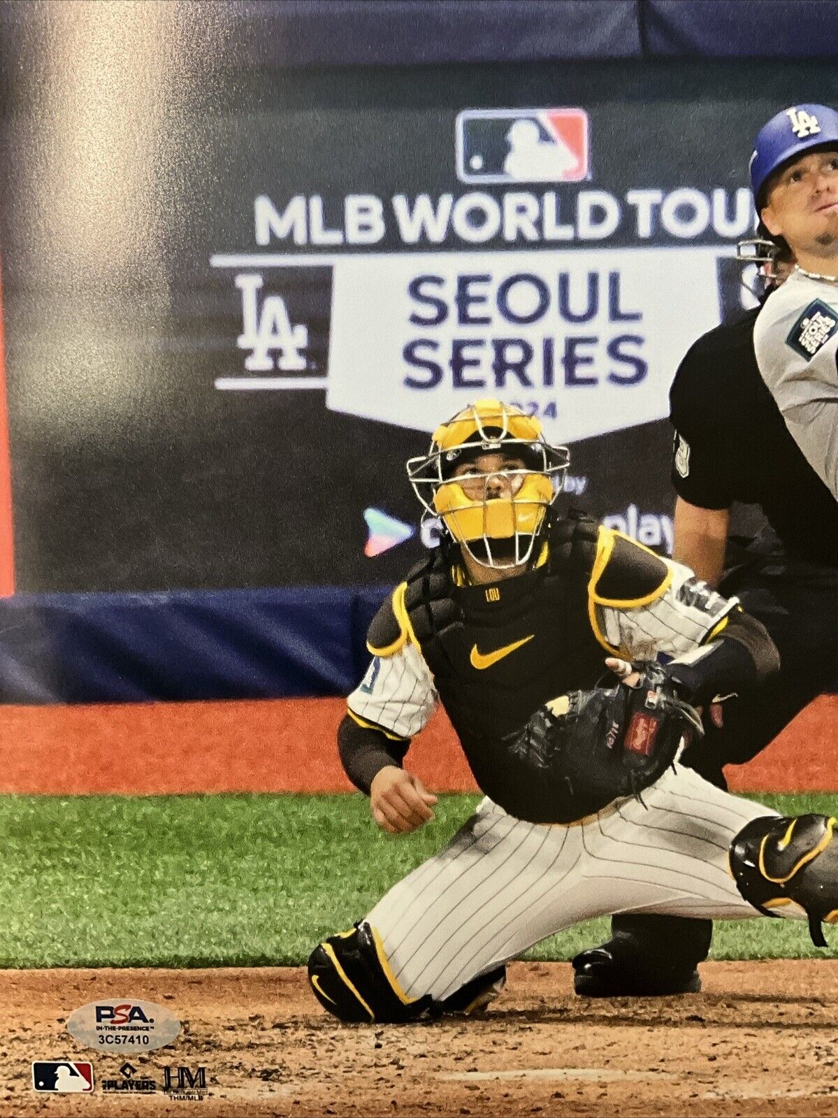 KIKE HERNANDEZ DODGERS SIGNED 11X14 2024 KOREA SERIES HITTING PHOTO PSA COA