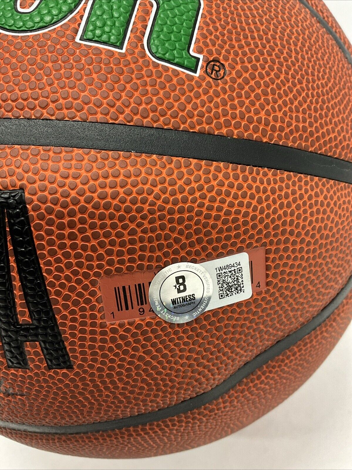 SHAQUILLE O'NEAL SIGNED BOSTON CELTICS WILSON LOGO BASKETBALL BECKETT 1W489434