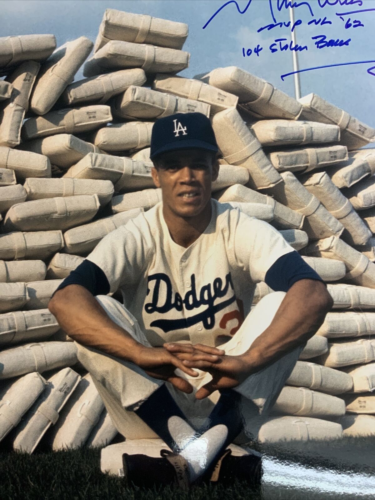 DODGERS MAURY WILLS SIGNED 16X20 PHOTO "104 STOLEN BASES & MVP NL 62" PSA COA