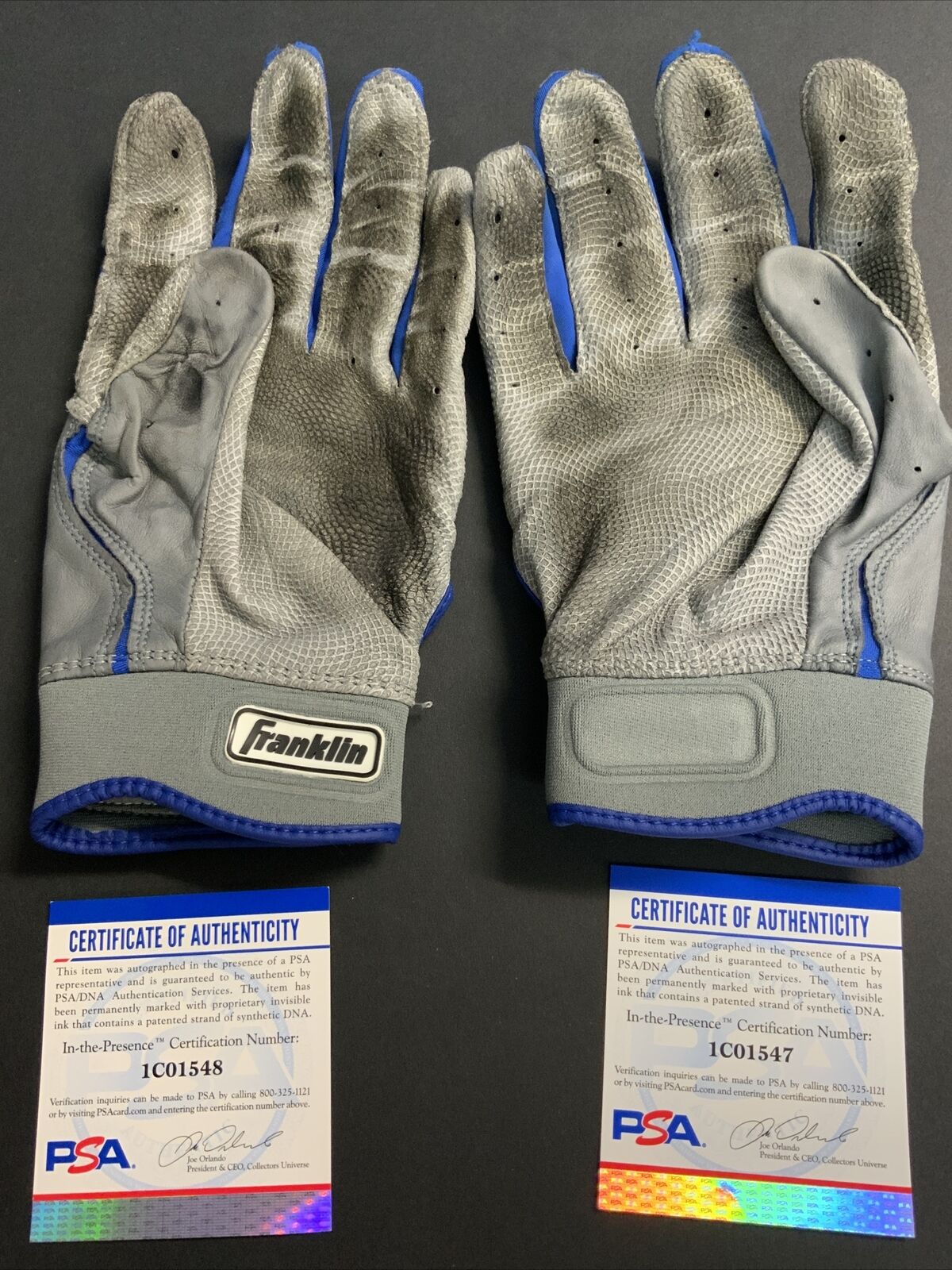 CHRIS TAYLOR DODGERS SIGNED GAME USED BATTING GLOVES PSA WITNESS COA 1C01547/48