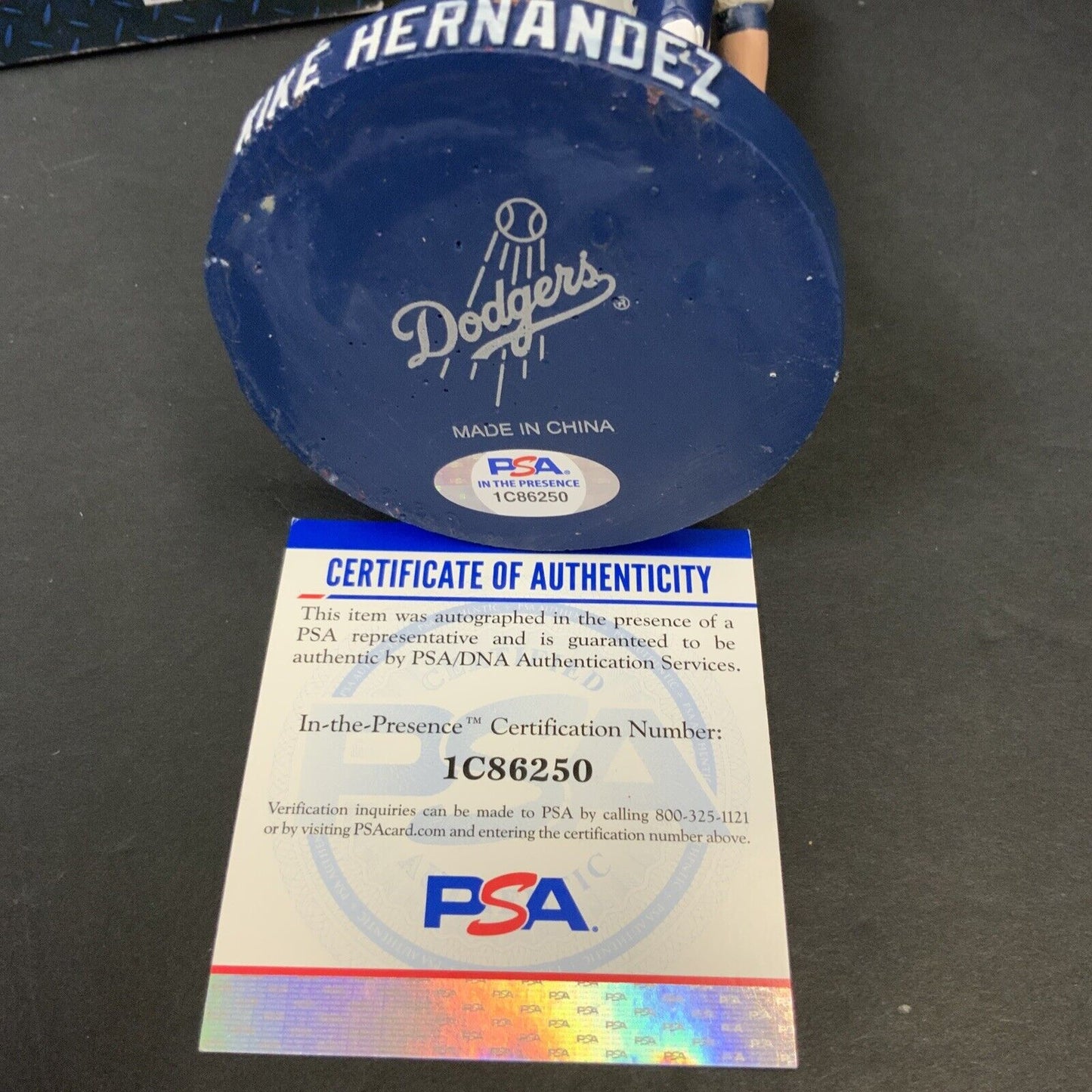 KIKE HERNANDEZ DODGERS 2020 WS CHAMPION SIGNED 2017 BOBBLEHEAD PSA 1C86250