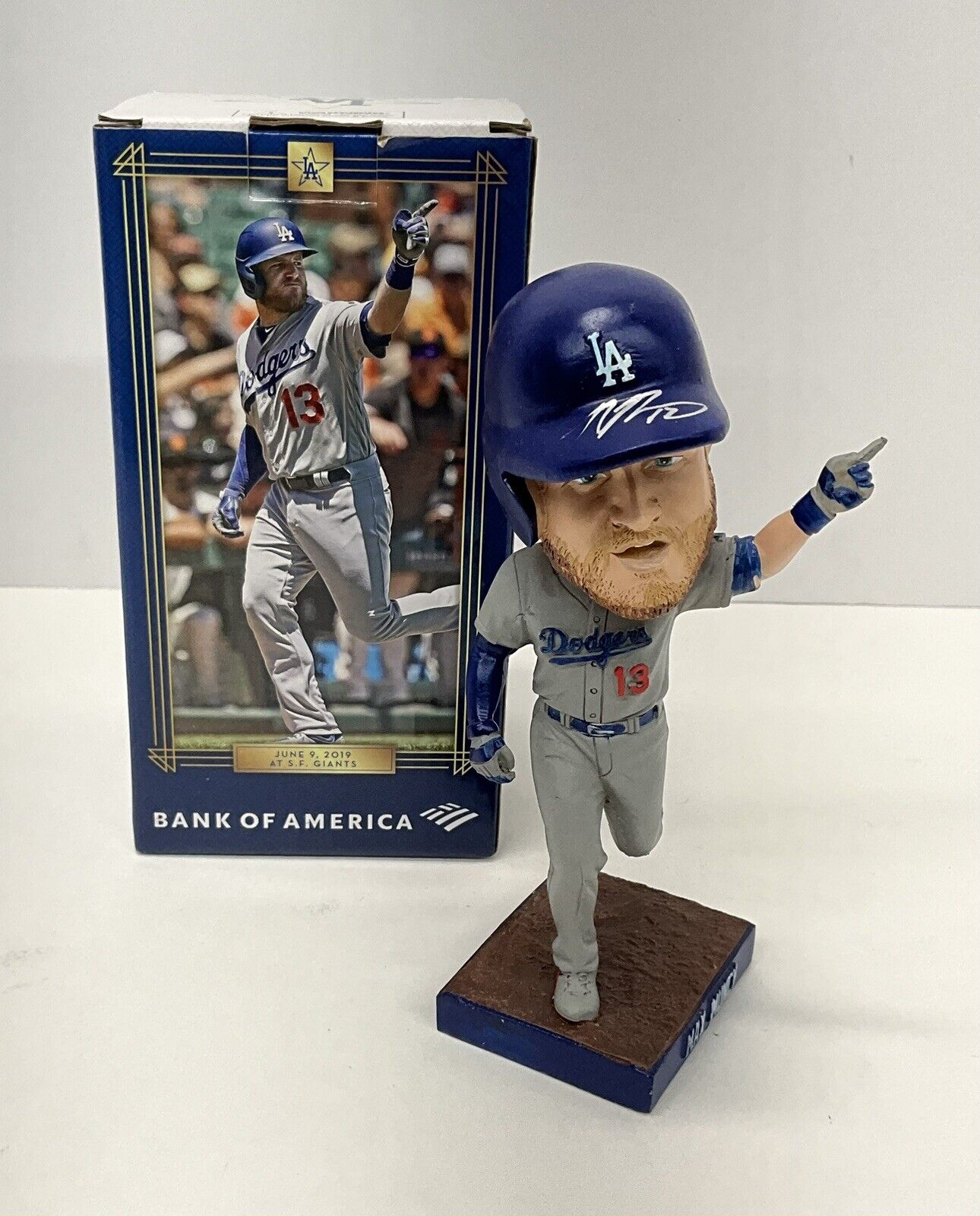 MAX MUNCY SIGNED DODGERS 2021 BOBBLEHEAD "GET IT OUT OF THE OCEAN" PSA 2C51375