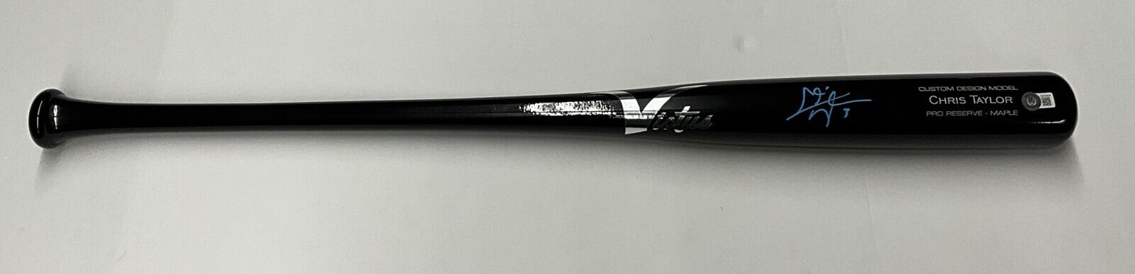 CHRIS TAYLOR DODGERS SIGNED VICTUS GAME MODEL CUSTOM BLACK BAT BAS ITP WZ59535