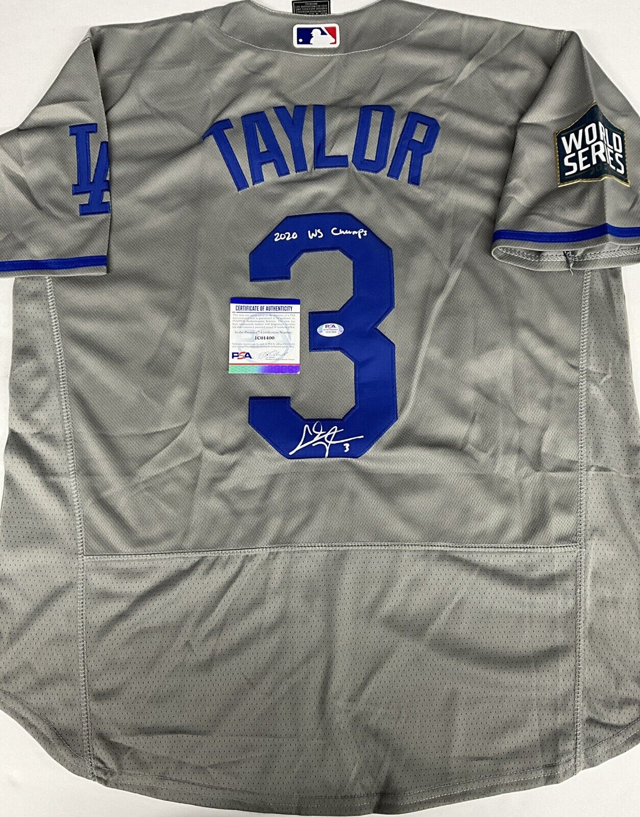 CHRIS TAYLOR DODGERS SIGNED 2020 WORLD SERIES JERSEY "2020 WS CHAMP" PSA 1C01400