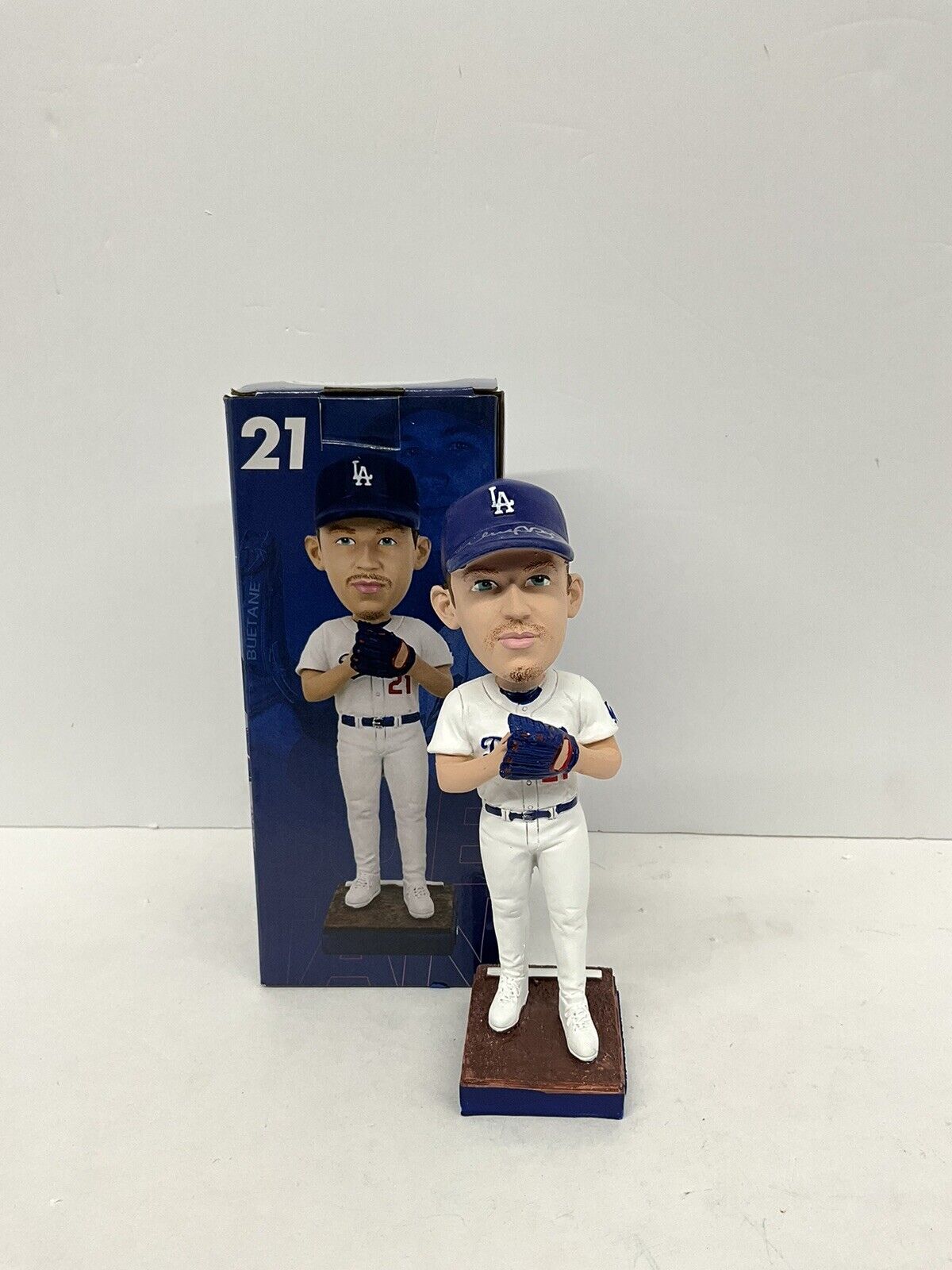 WALKER BUEHLER 2020 WS CHAMP SIGNED DODGERS 2024 SGA BOBBLEHEAD BAS 1W557070