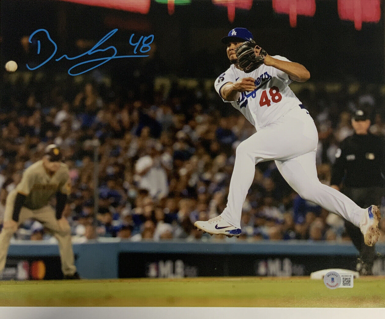 BRUSDAR GRATEROL DODGERS SIGNED 11X14 JUMPING THROW PHOTO BLUE BECKETT