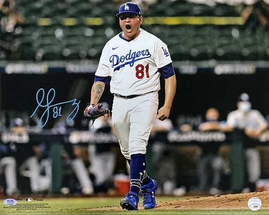 VICTOR GONZALEZ DODGERS SIGNED 2020 WORLD SERIES GAME 6 16X20 PHOTO PSA ITP