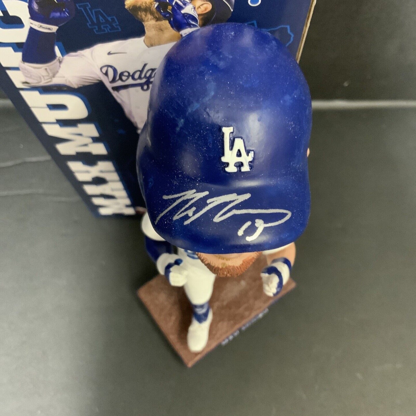 MAX MUNCY DODGERS SIGNED 2022 BOBBLEHEAD "GIANT KILLER" INSCRIPTION BAS WZ79292