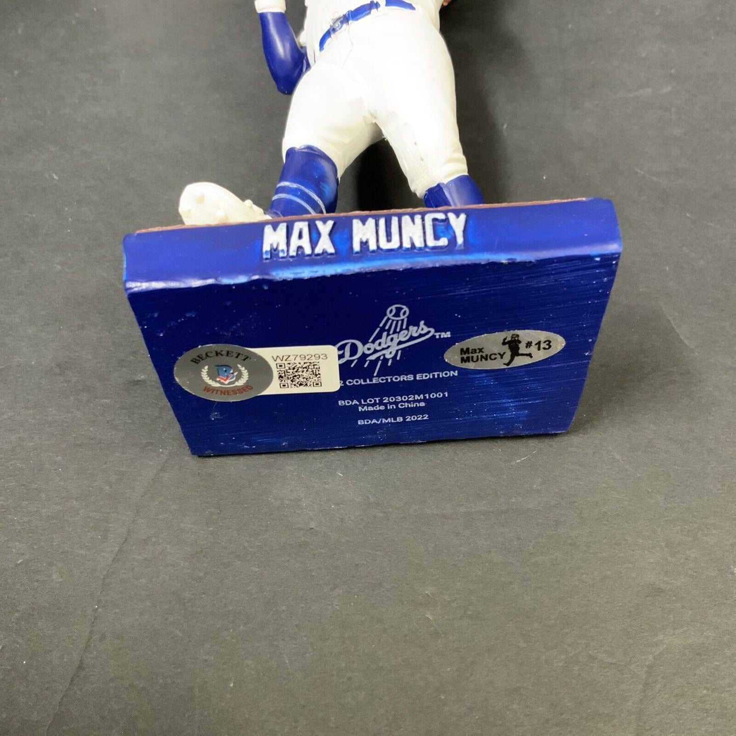 MAX MUNCY DODGERS SIGNED 2022 BOBBLEHEAD "GIANT KILLER" INSCRIPTION BAS WZ79293