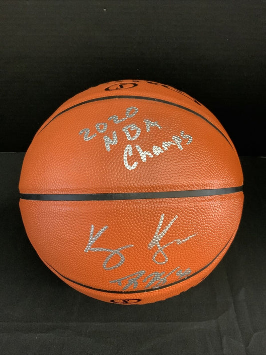 DWIGHT HOWARD KYLE KUZMA SIGNED SPALDING BASKETBALL "2020 NBA CHAMPS PSA AI74984