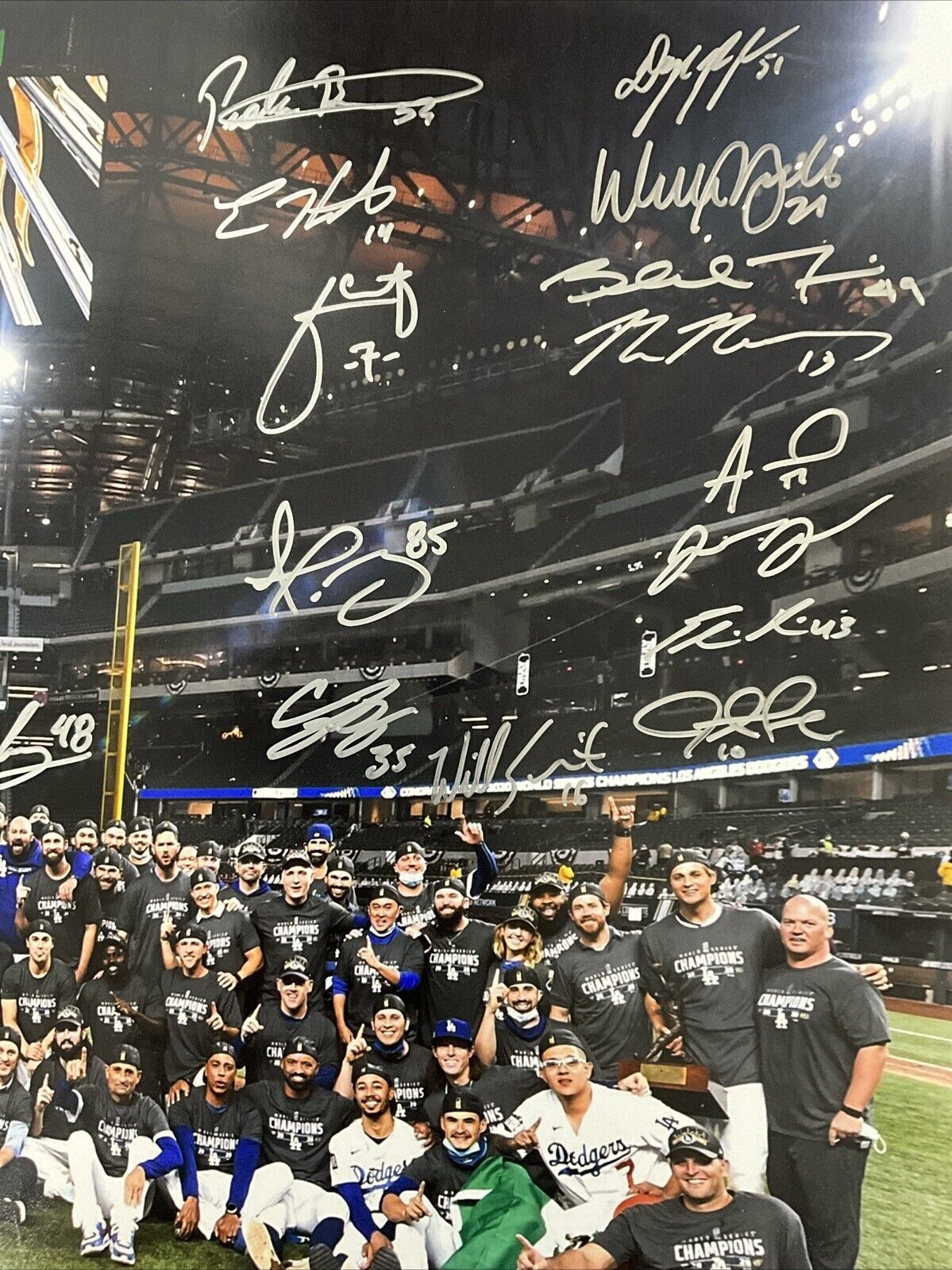 DODGERS 2020 WORLD SERIES FULL TEAM SIGNED 20X24 PHOTO 30 AUTOS PSA 9A48075