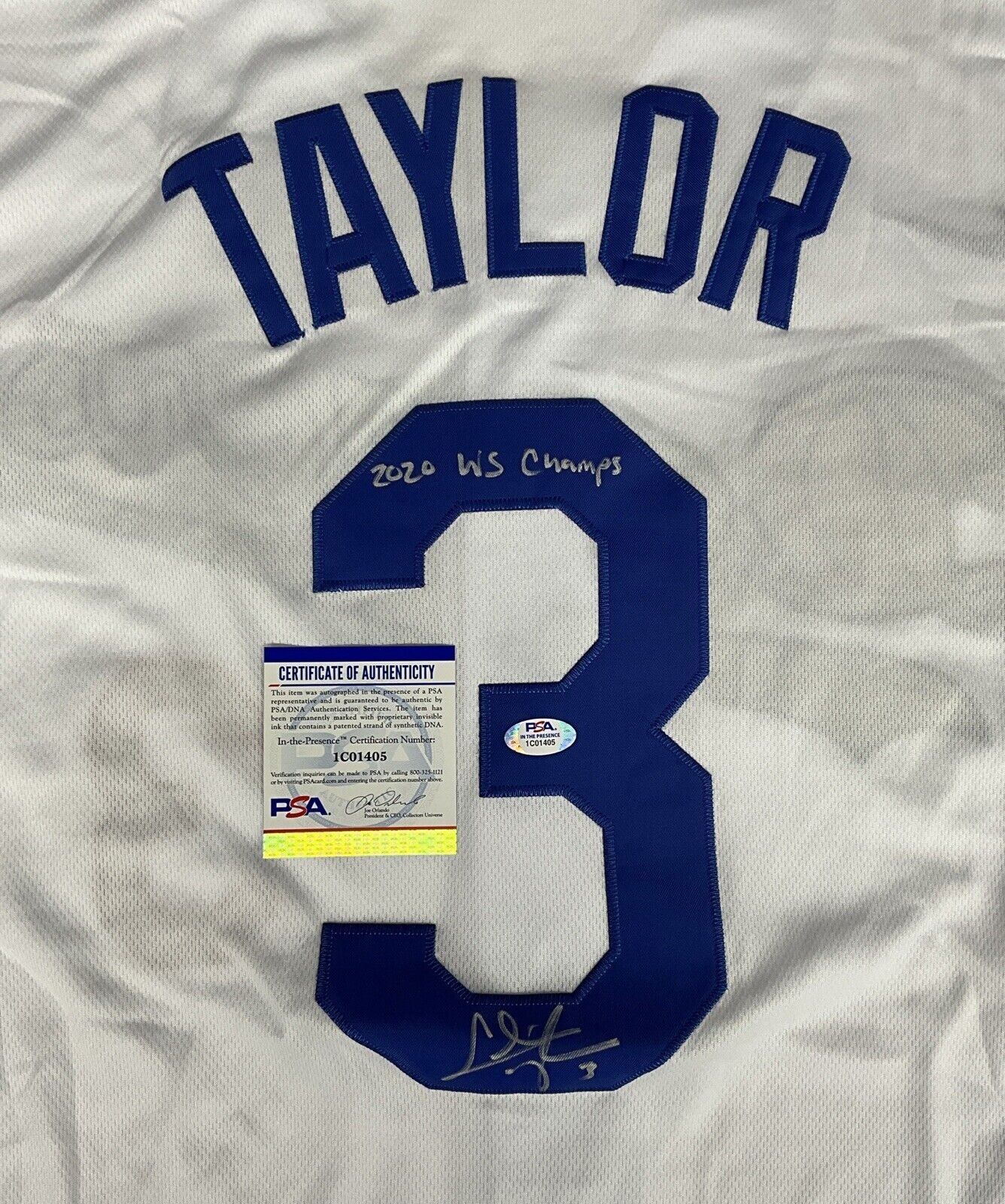 CHRIS TAYLOR DODGERS SIGNED 2020 WORLD SERIES JERSEY "2020 WS CHAMP" PSA 1C01405