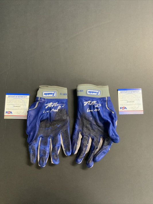MAX MUNCY DODGERS SIGNED GAME USED BATTING GLOVES PSA WITNESS COA  9A99366/67