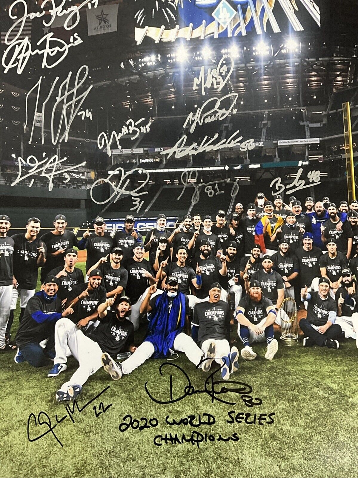 DODGERS 2020 WORLD SERIES FULL TEAM SIGNED 20X24 PHOTO 30 AUTOS PSA 9A48076