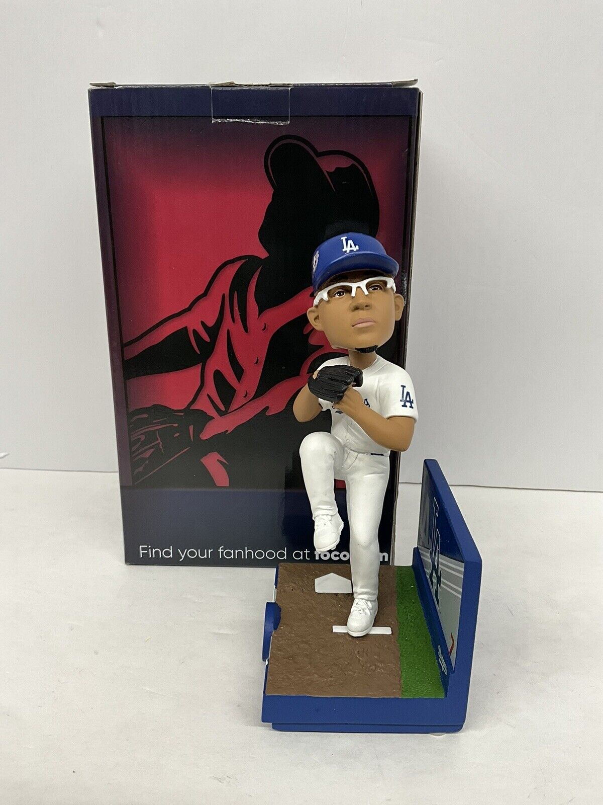 JULIO URIAS WS CHAMP SIGNED DODGERS FOCO LIMITED /222 BOBBLEHEAD BECKETT WZ59889