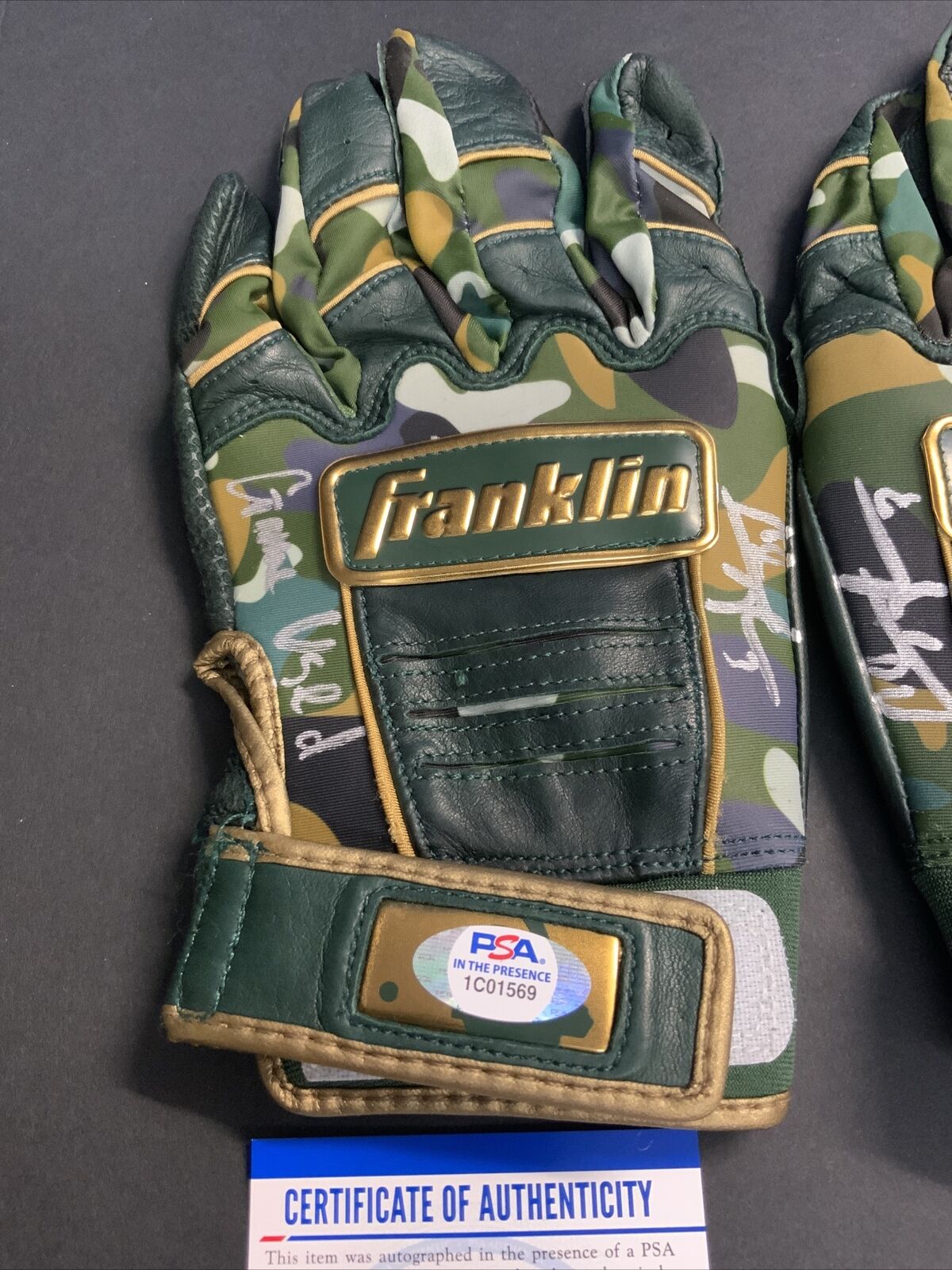 CHRIS TAYLOR DODGERS SIGNED GAME USED ARMED FORCES DAY BATTING GLOVES PSA COA 