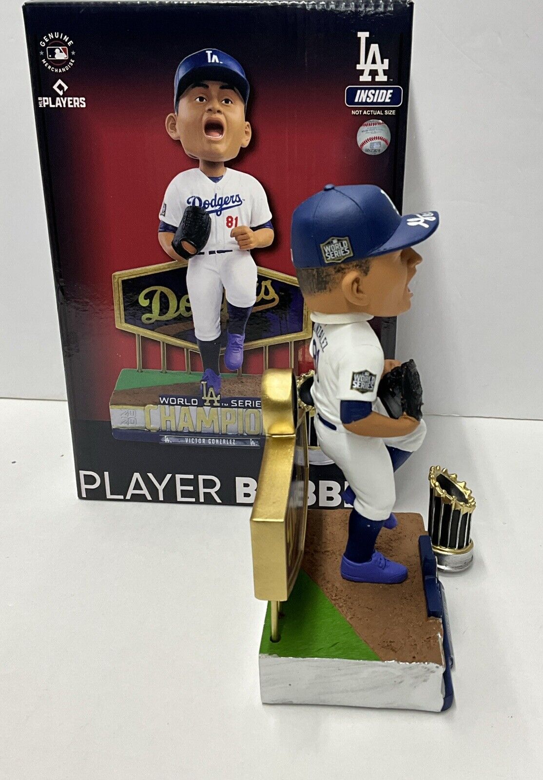 VICTOR GONZALEZ DODGERS SIGNED WS FOCO BOBBLEHEAD "HECHO EN MEXICO" PSA 2C88325