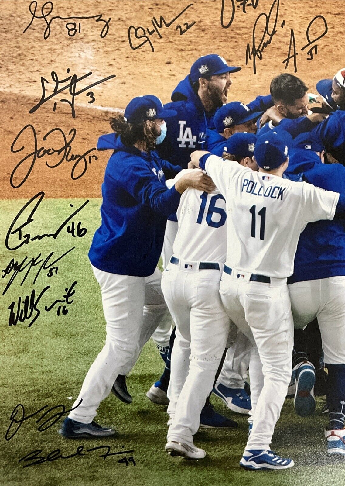 DODGERS 2020 WORLD SERIES FULL TEAM SIGNED 16X20 PHOTO 29 AUTOS PSA 9A48073