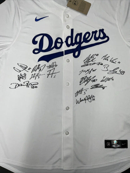 2024 WORLD SERIES CHAMPS DODGERS SIGNED NIKE JERSEY 17 AUTOS FREEMAN TEO PSA 117