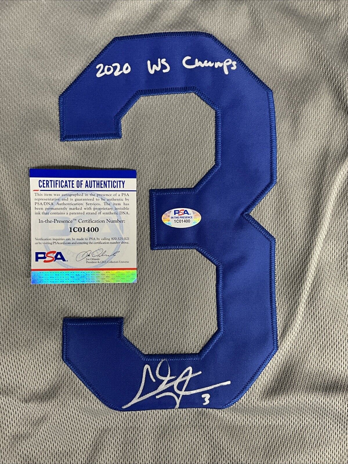 CHRIS TAYLOR DODGERS SIGNED 2020 WORLD SERIES JERSEY "2020 WS CHAMP" PSA 1C01400