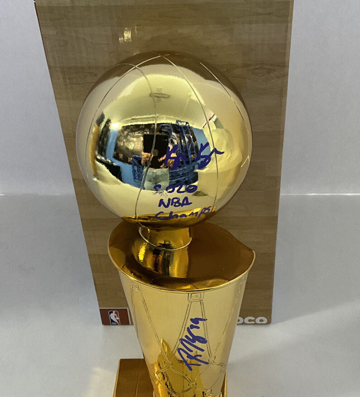 KYLE KUZMA & DWIGTH HOWARD SIGNED 12" NBA TROPHY "2020 NBA CHAMPS" PSA AI81064