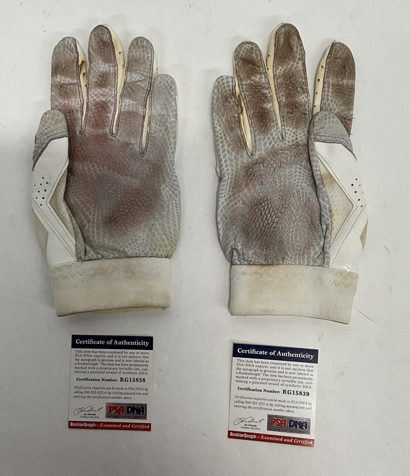DJ PETERS DODGERS TIGERS SIGNED GAME USED BATTING GLOVES PSA RG15838/39
