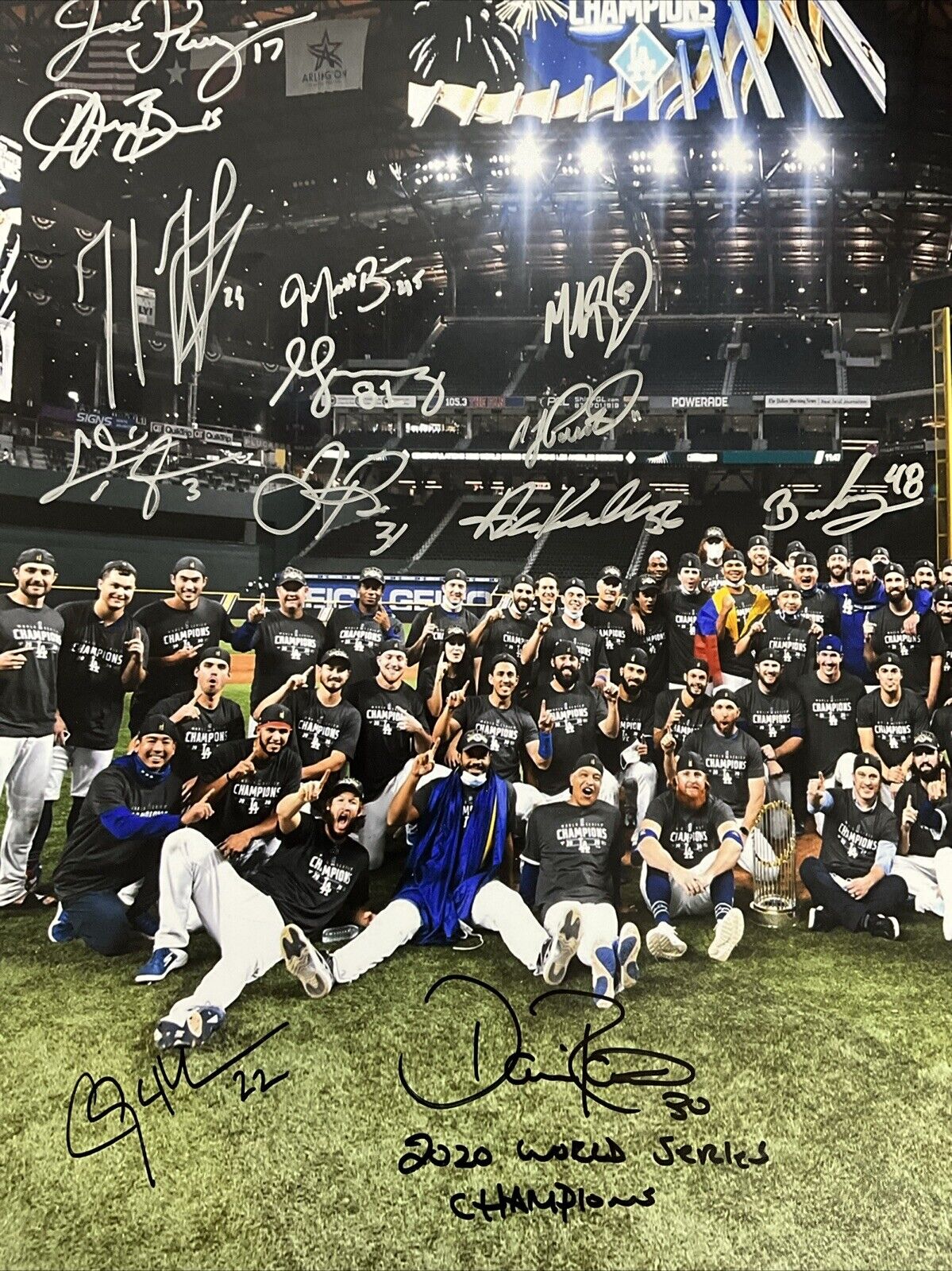 DODGERS 2020 WORLD SERIES FULL TEAM SIGNED 20X24 PHOTO 30 AUTOS PSA 9A48075