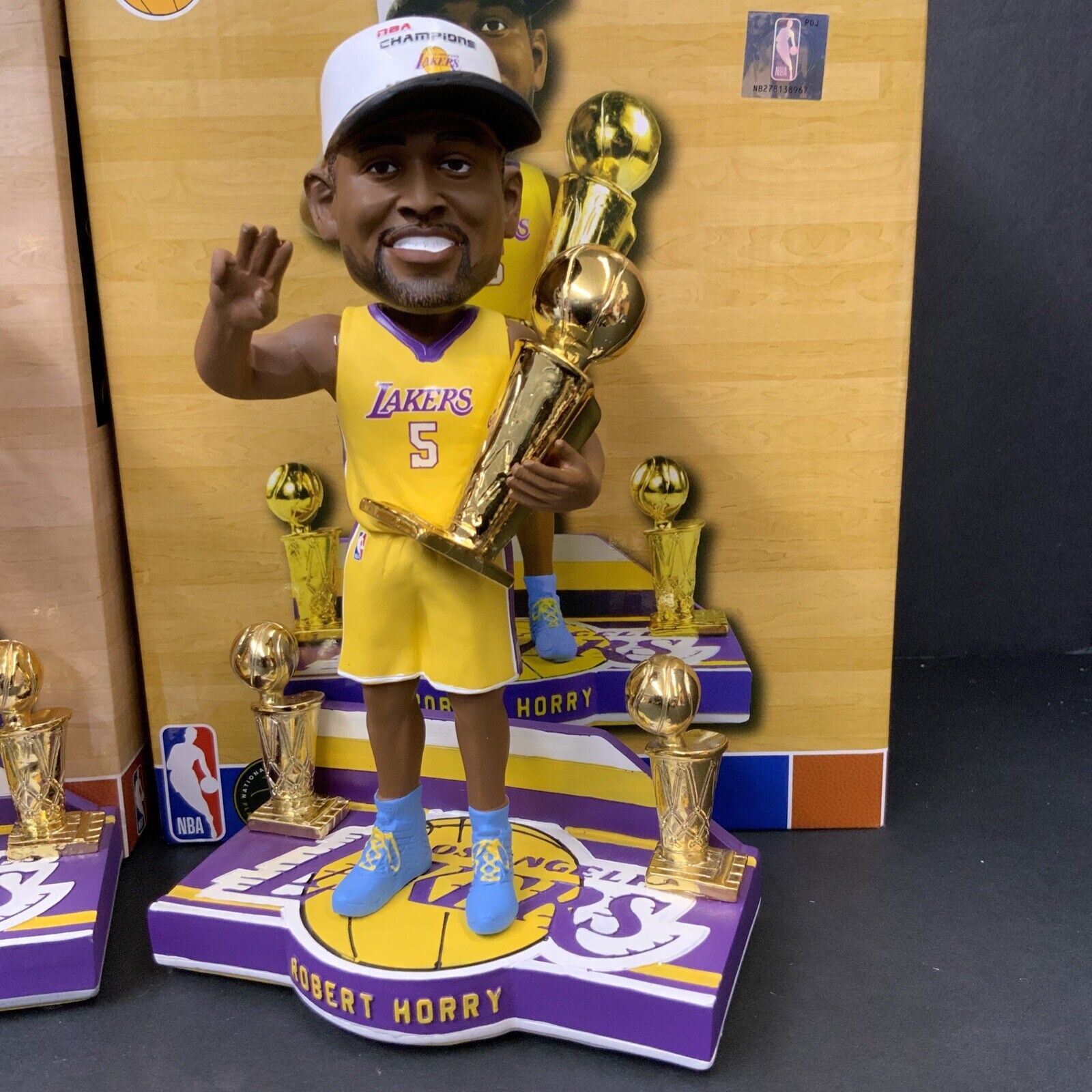 ROBERT HORRY & DEREK FISHER LAKERS NBA CHAMPIONSHIP LIMITED ED BOBBLEHEAD SET