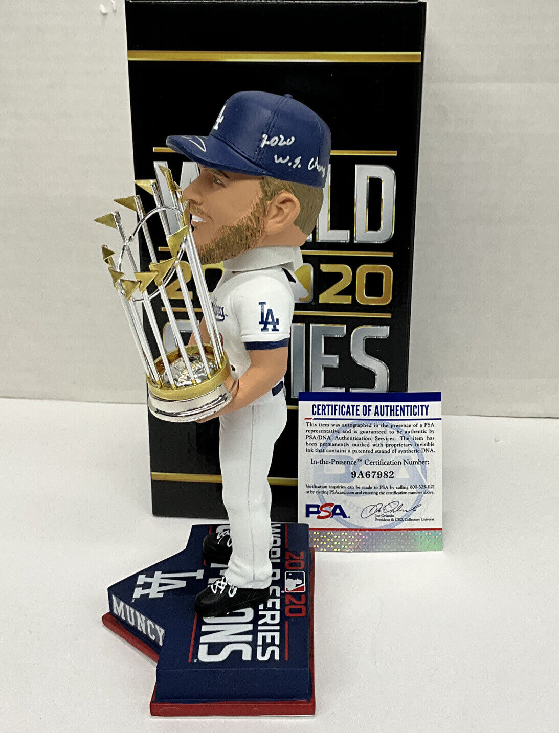 MAX MUNCY DODGERS SIGNED FOCO CHAMPIONSHIP BOBBLEHEAD "2020 WS CHAMP PSA 9A67982