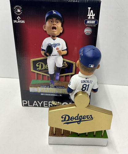 VICTOR GONZALEZ DODGERS SIGNED WS FOCO BOBBLEHEAD "HECHO EN MEXICO" PSA 2C88328