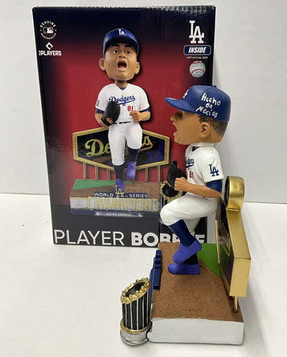 VICTOR GONZALEZ DODGERS SIGNED WS FOCO BOBBLEHEAD "HECHO EN MEXICO" PSA 2C88325