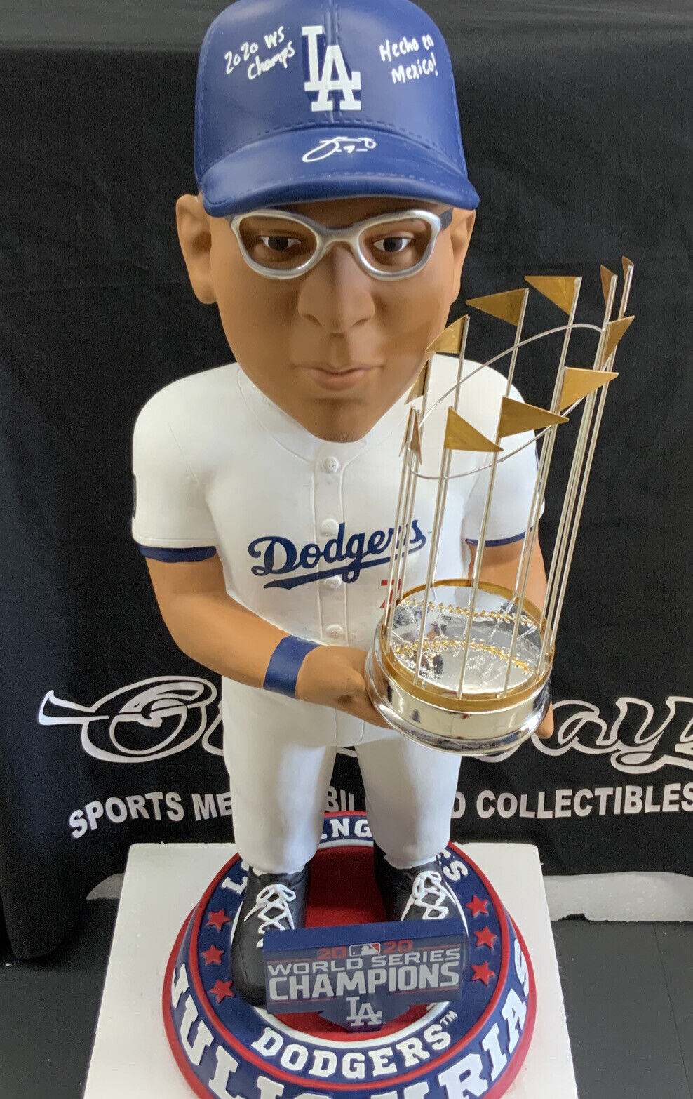 10/15 JULIO URIAS SIGNED DODGERS 2020 WS 3FT BOBBLEHEAD "CHAMPS HECHO MEXICO BAS