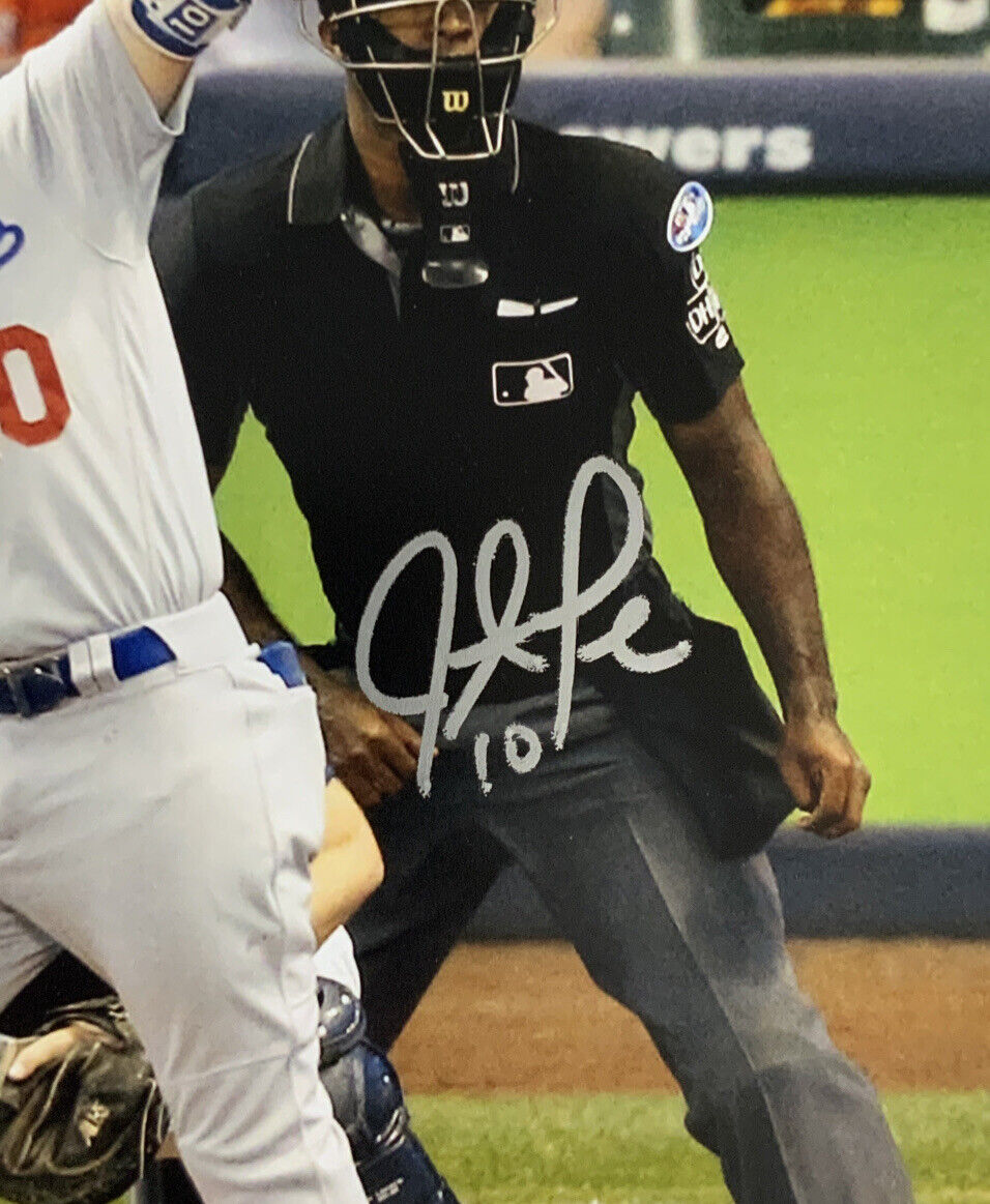 JUSTIN TURNER DODGERS SIGNED 11X14 HOMERUN PHOTO BECKETT WITNESS