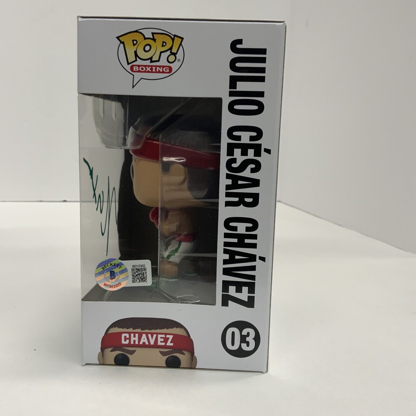 JULIO CESAR CHAVEZ MEXICAN BOXING LEGEND SIGNED #03 FUNKO POP BECKETT W210302