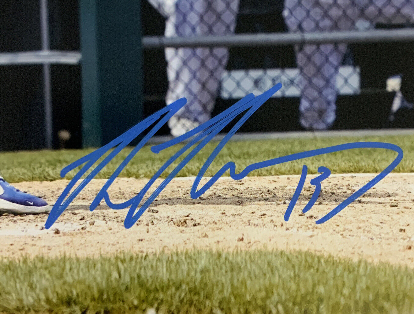 MAX MUNCY DODGERS SIGNED 16X20 HITTING  PHOTO  VS WHITE SOX PSA WITNESS