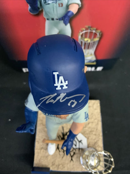 MAX MUNCY DODGERS SIGNED CHAMPIONSHIP BOBBLEHEAD "2020 WS CHAMPS" PSA 1C01938