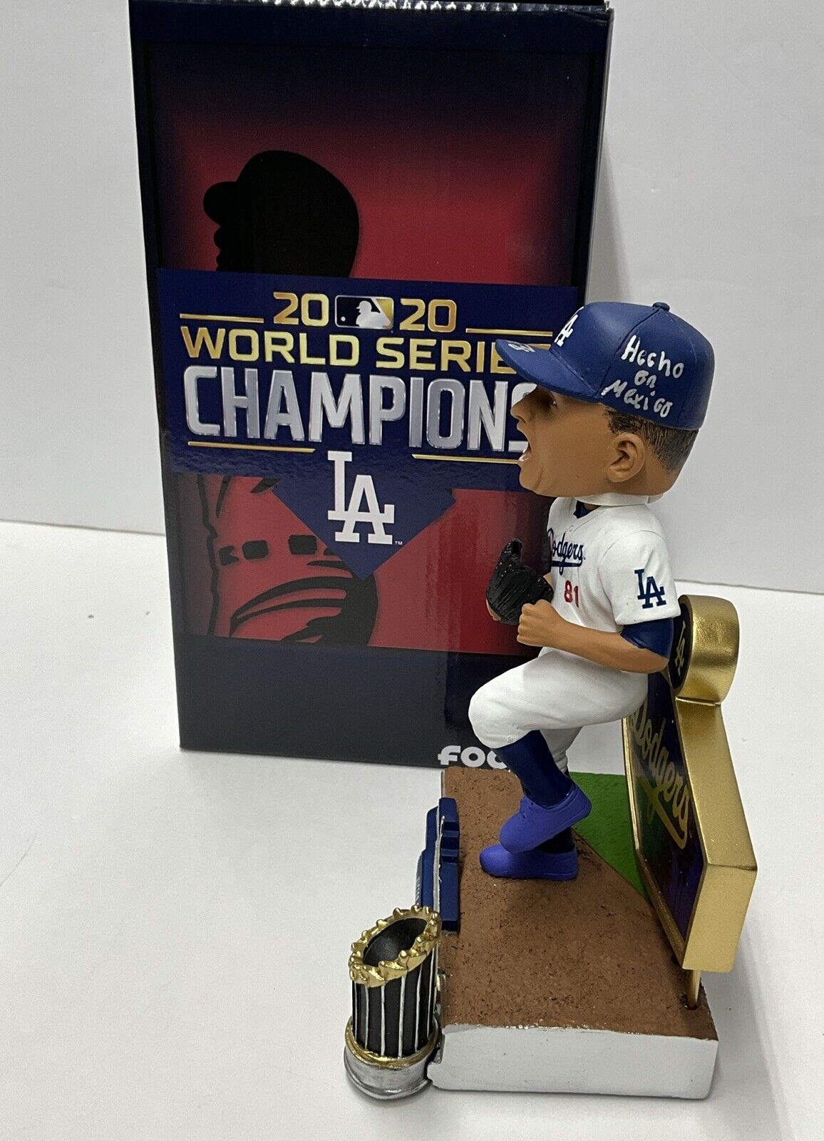 VICTOR GONZALEZ DODGERS SIGNED WS FOCO BOBBLEHEAD "HECHO EN MEXICO" PSA 2C88325