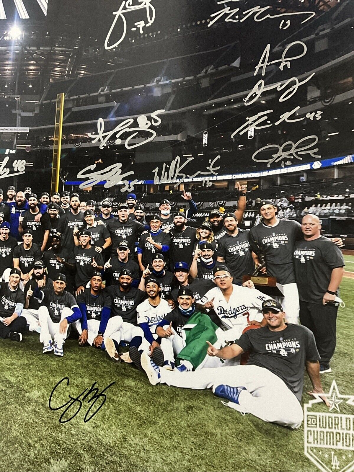 DODGERS 2020 WORLD SERIES FULL TEAM SIGNED 20X24 PHOTO 30 AUTOS PSA 9A48076