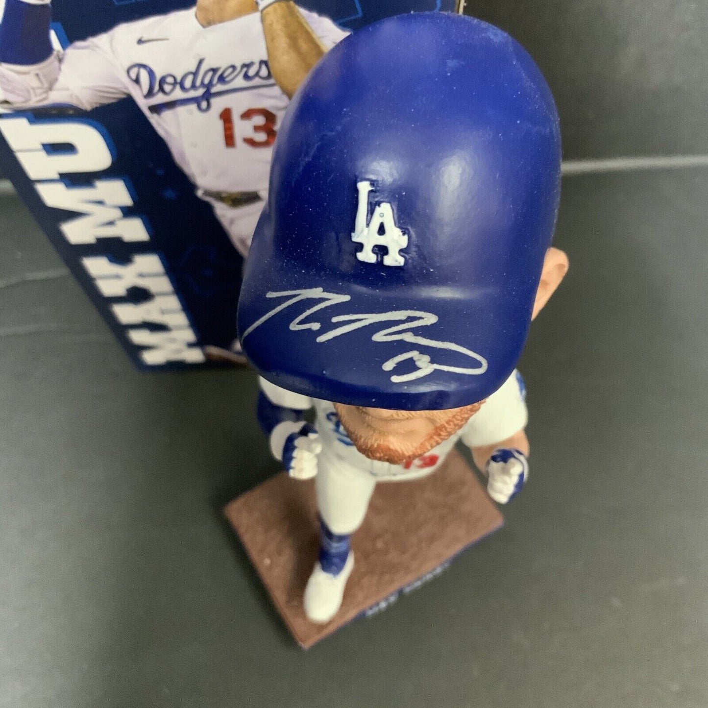 MAX MUNCY DODGERS SIGNED 2022 BOBBLEHEAD "GIANT KILLER" INSCRIPTION BAS WZ79293